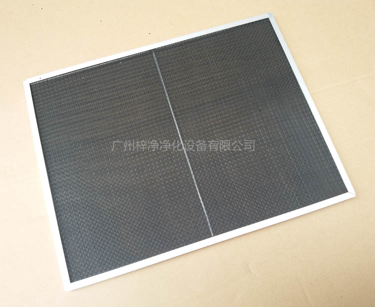 尼龍網初效過濾器骨架采用直徑為6mm的鐵絲焊接處理,目的防止過濾器變形。
