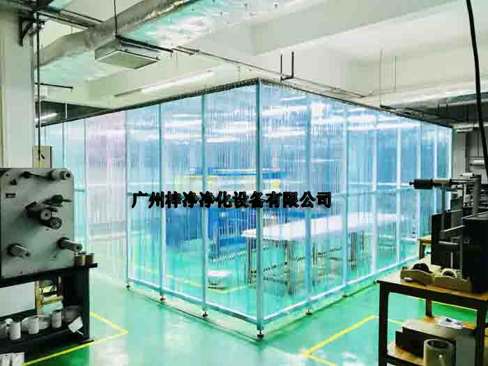 潔凈棚的運行中，高效過濾器作為FFU（單向流風機過濾單元）的核心配件，扮演著至關重要
